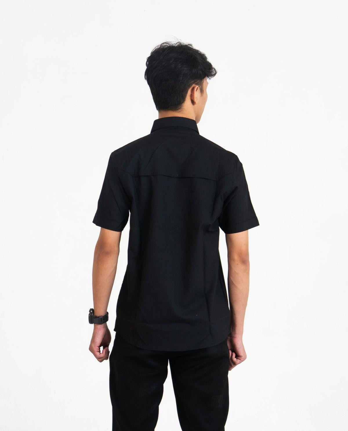 Kemeja Casual Hitam Lengan Pendek Motif Bordir 3D Macan