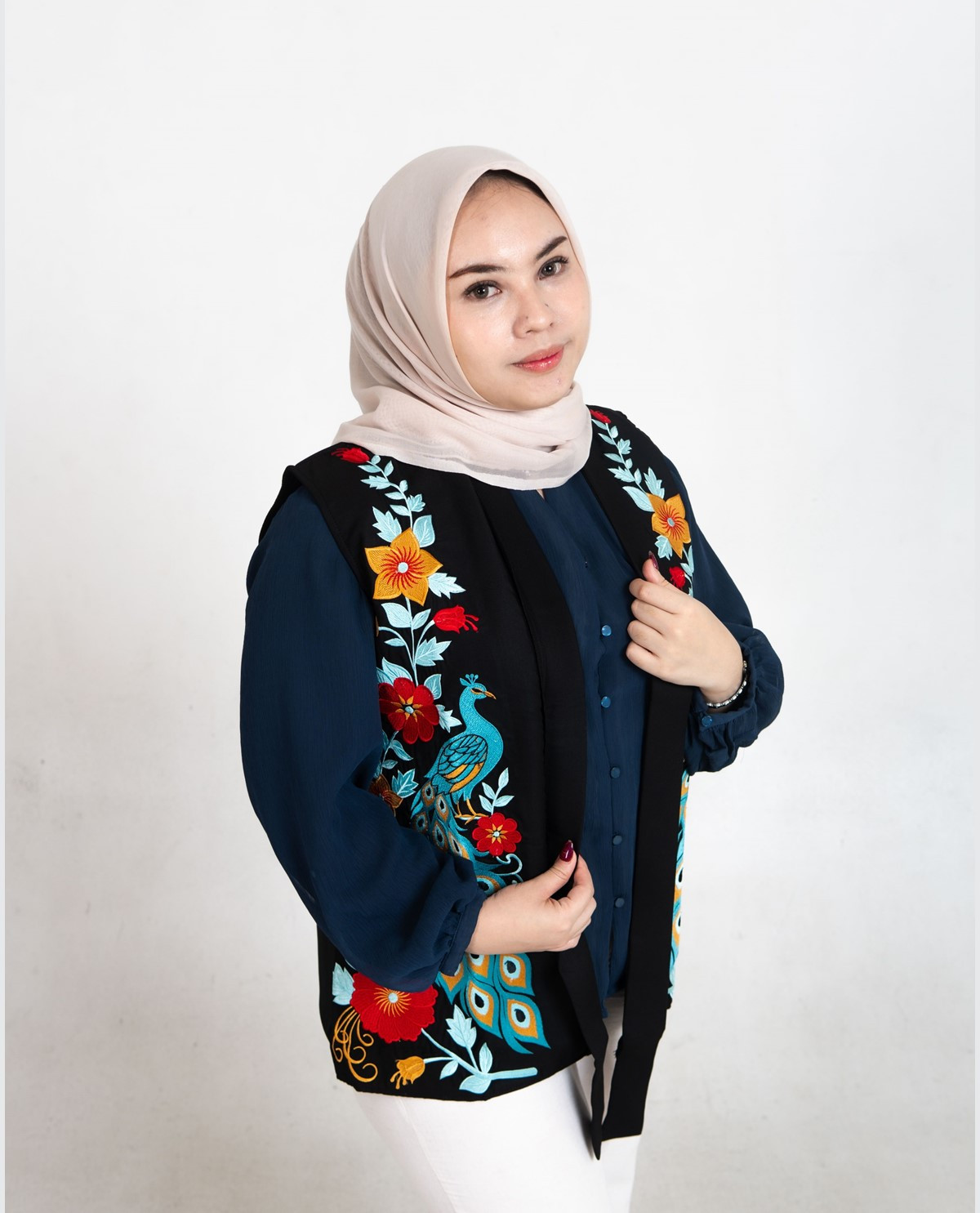 Model Outer Motif Merak 02