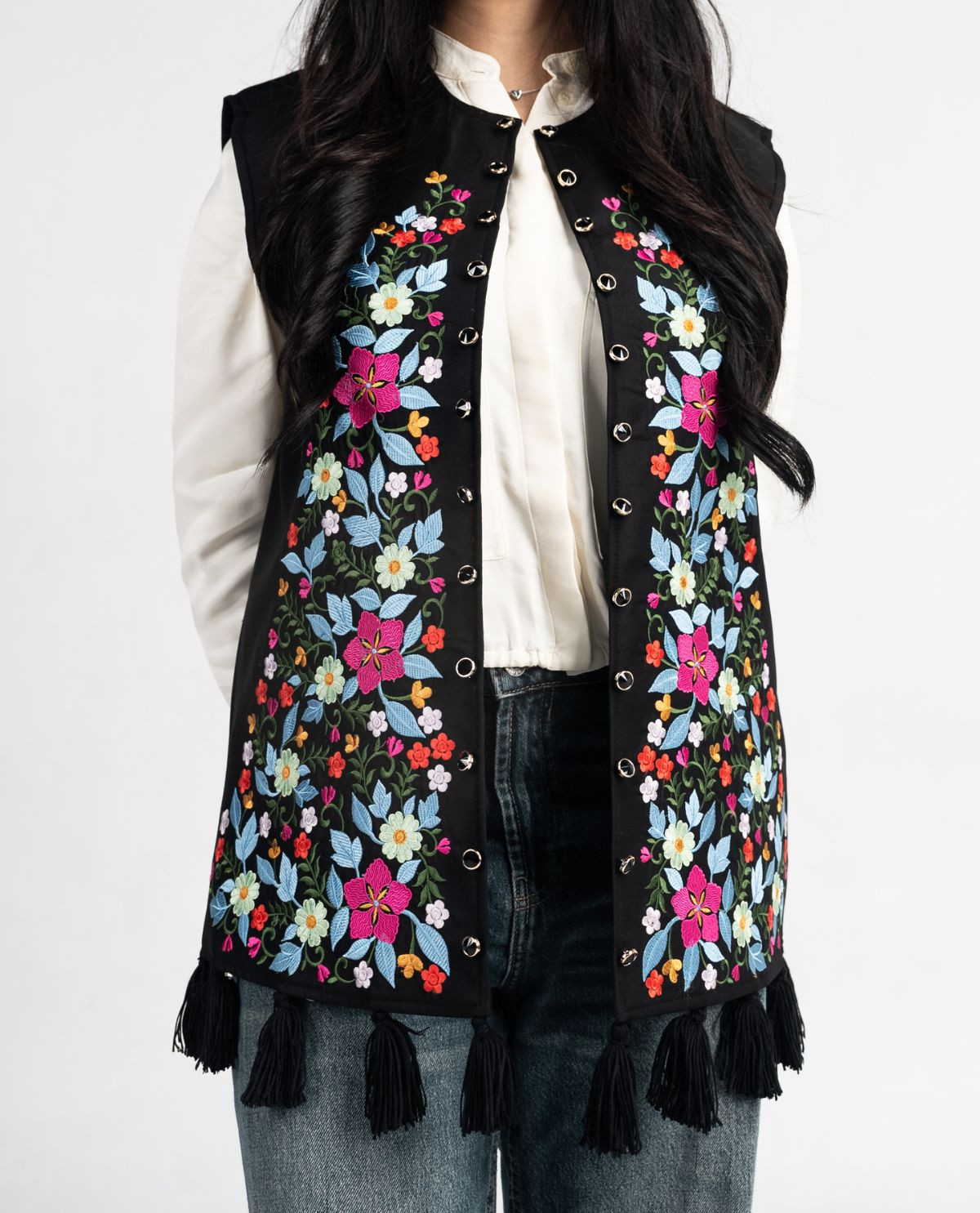 Outer Hitam Floral Umbul-umbul