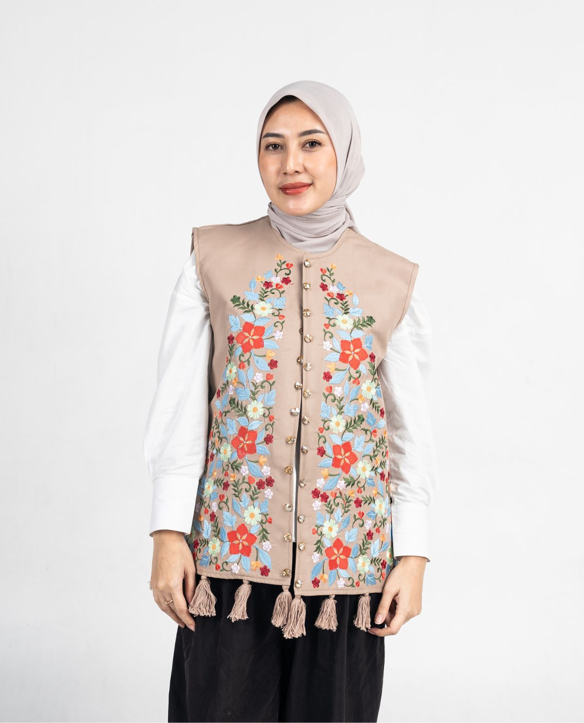 Outer Krem Floral Umbul-umbul