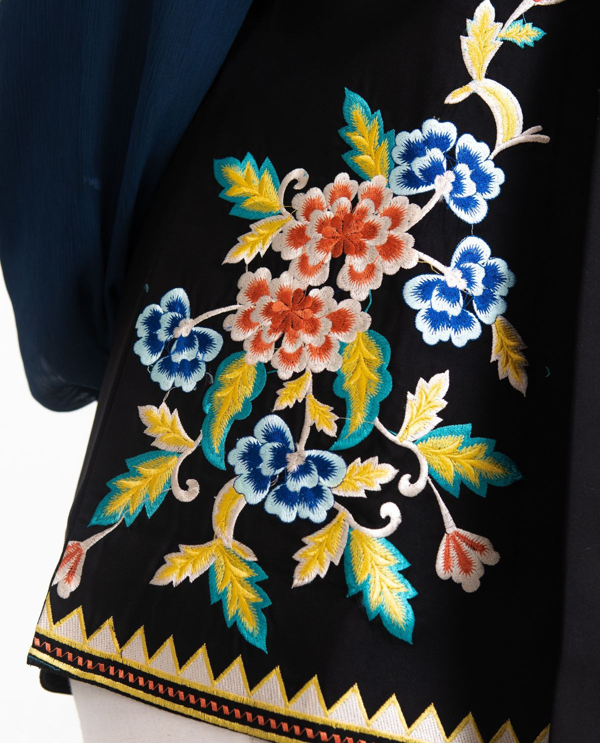 Outer Hitam Floral