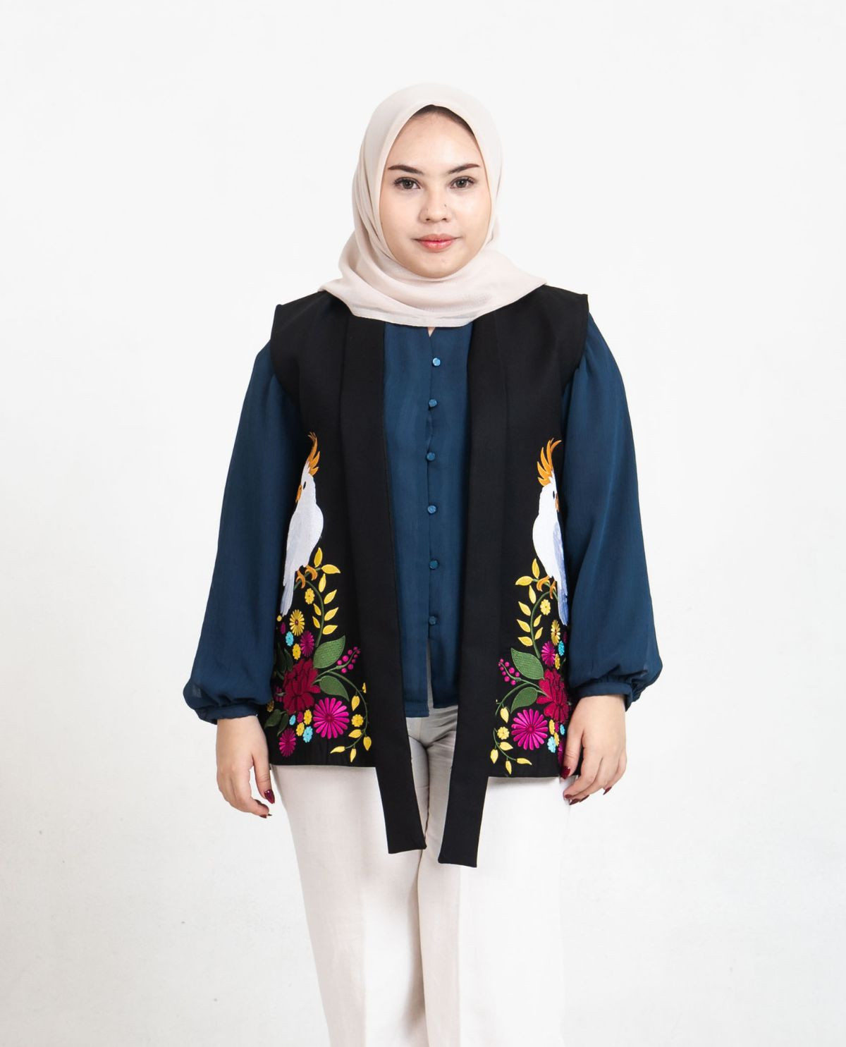 Outer Hitam Kakatua