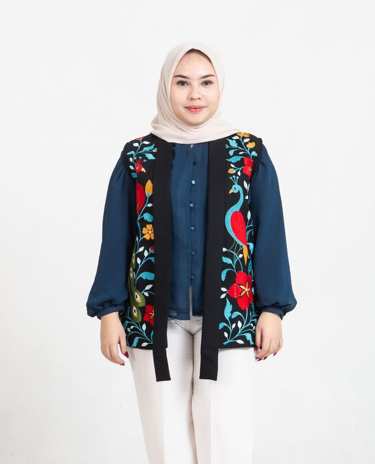 Outer Hitam Merak Bulu Hijau