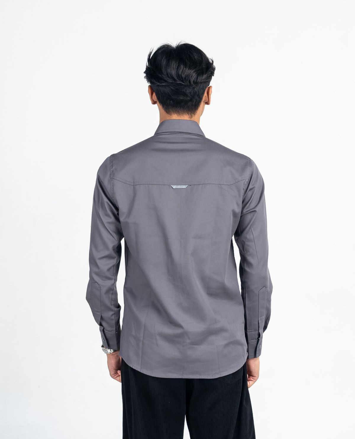 Kemeja Hitam Lengan Panjang Abu