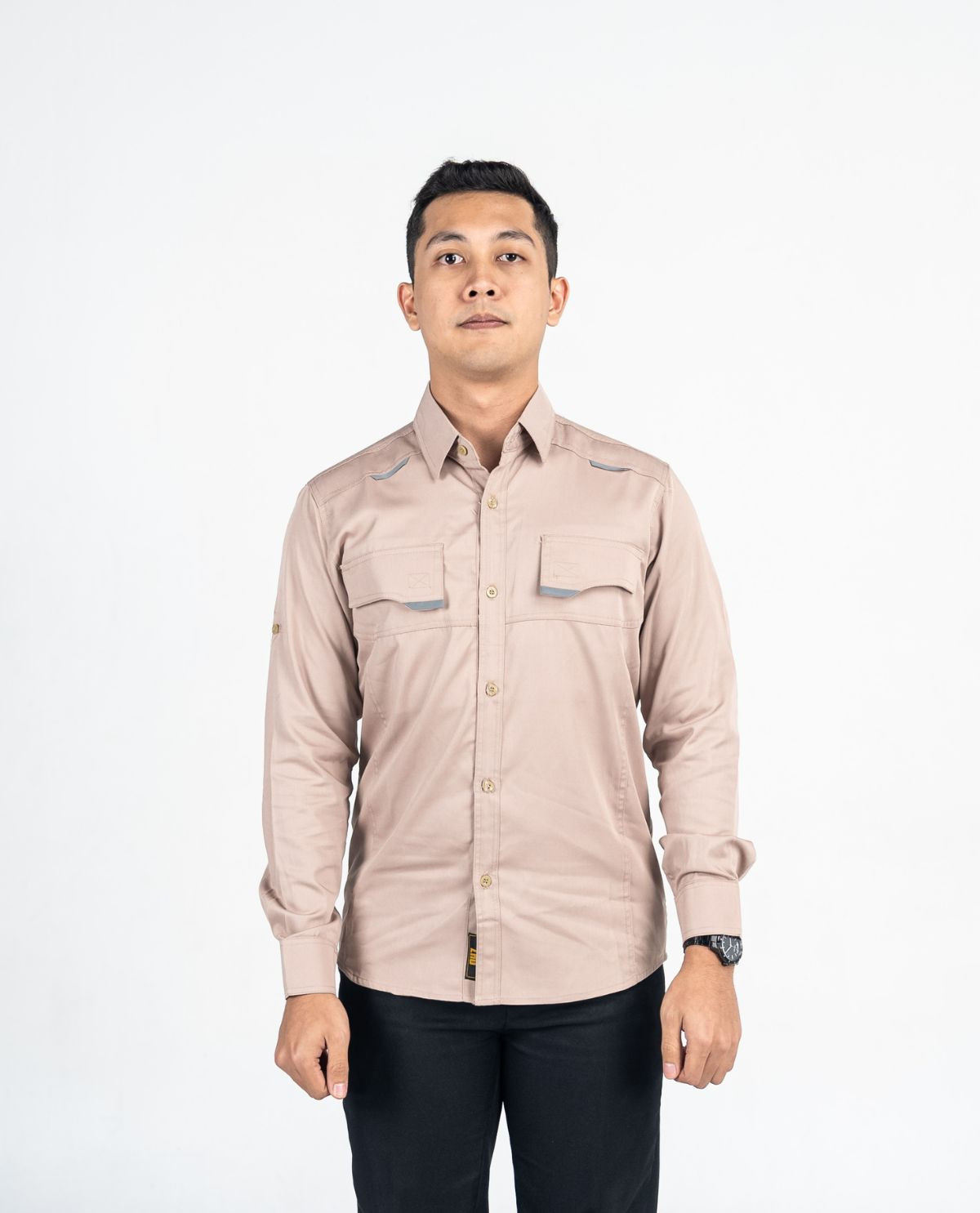 Kemeja Hitam Lengan Panjang Krem