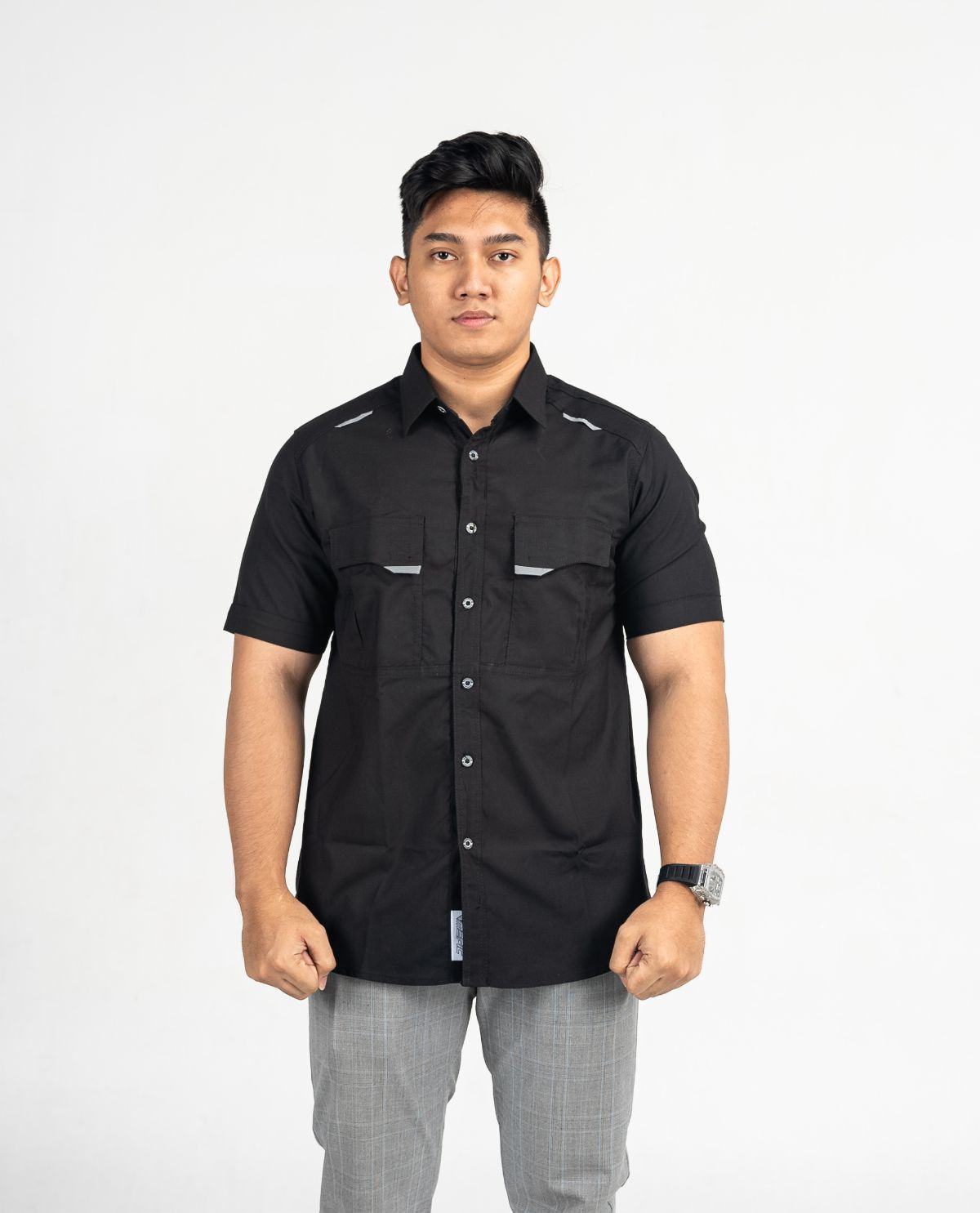 Kemeja Hitam Lengan Pendek Hitam