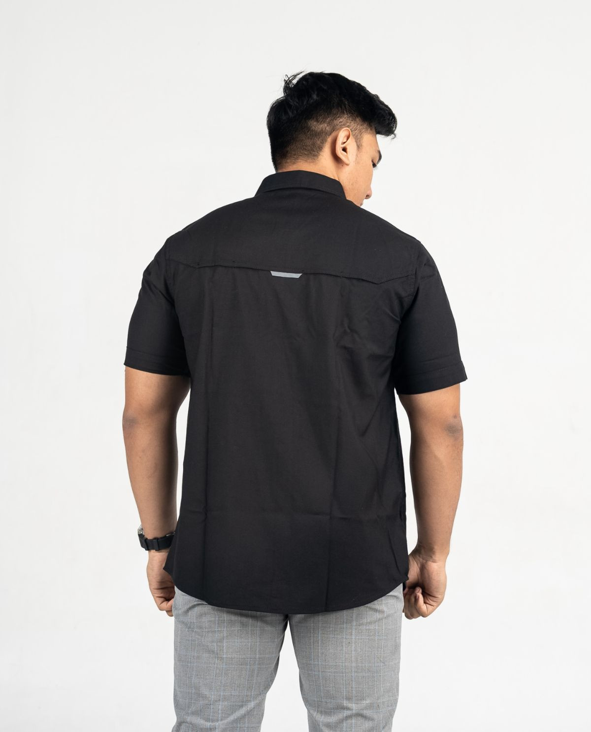 Kemeja Hitam Lengan Pendek Hitam