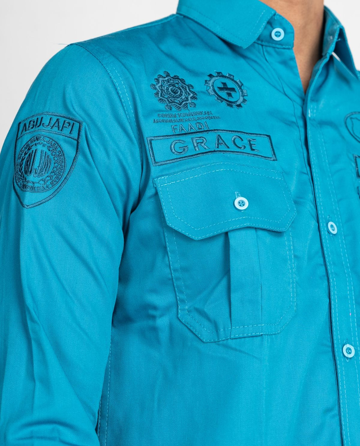 Kemeja Biru Cerah