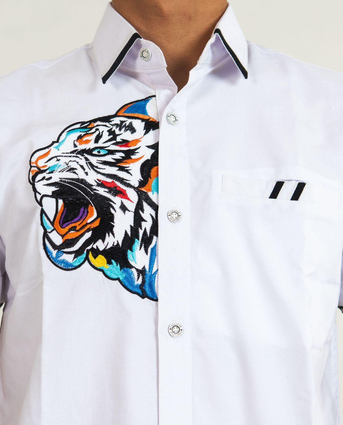 Kemeja Casual Lengan Pendek Motif Bordir 3D Macan